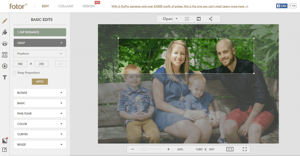 Crop area of 960 x 250 px on a photo of a family in a park