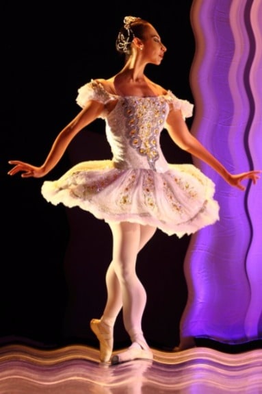 ballerina on stage, ripple effect applied